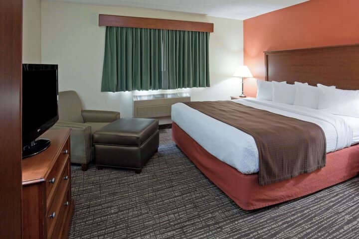 Room 8 of 27