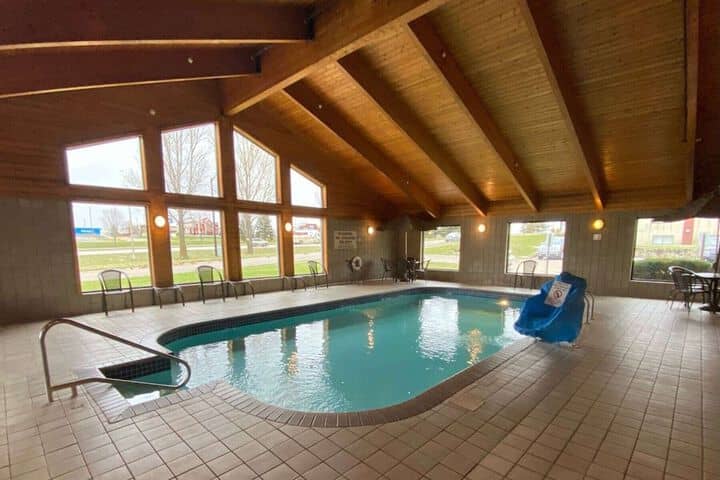 Pool 20 of 27