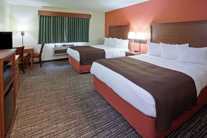 Room 10 of 27