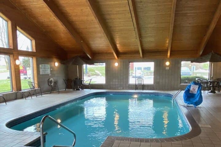 Pool 19 of 27